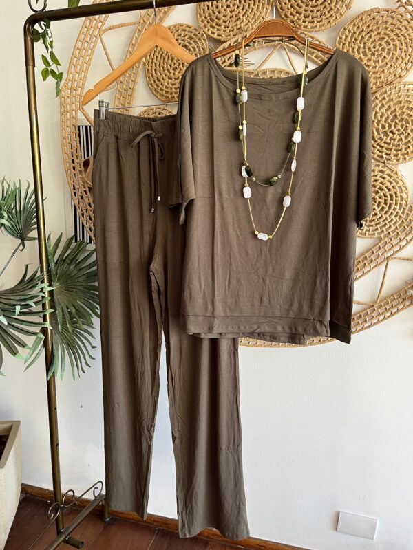 Conjunto Vanessa Verde Militar