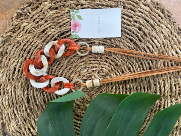 Colar Entrelaçado Cor Cobre e Quartzo