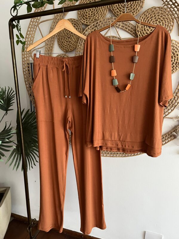 Conjunto Vanessa Caramelo