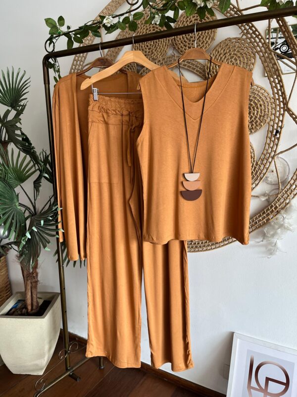 Conjunto Três Peças Moletinho Caramelo