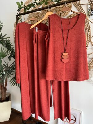 Conjunto Três Peças Lãzinha Terracota Max Cardigã + Pantalona