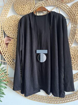 Casaquinho com touca lazinha preto