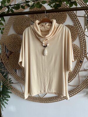 Blusa Gola Caída Bege