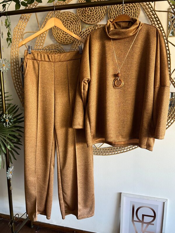 Conjunto Sabrina Caramelo